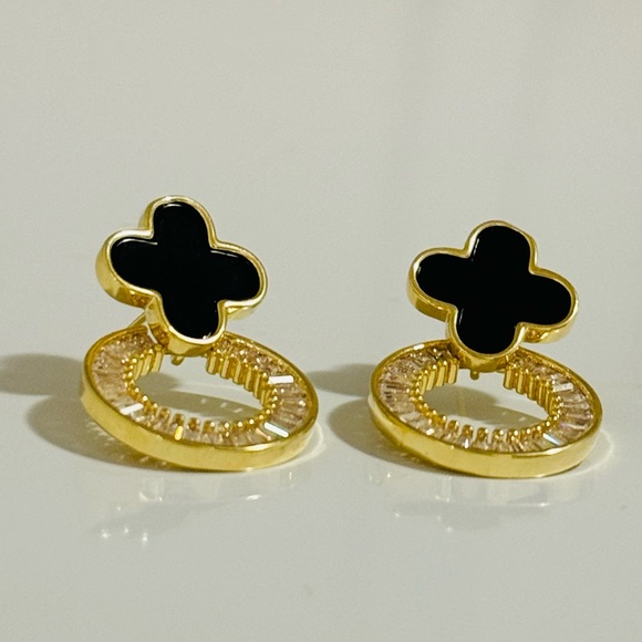 14K Gold Plated Four-leaf Clover Cubic Zirconia Stud Earrings New - Picture 8 of 8